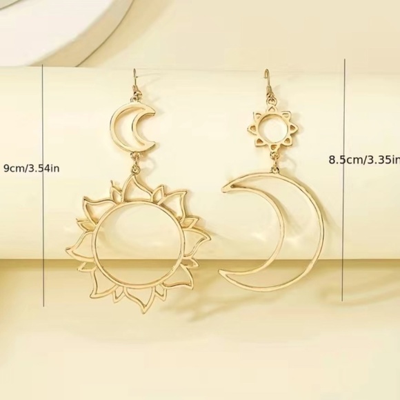 🆕 New Silver Sun Moon 🌞 🌙 Zara Design Drop Earrings - Picture 5 of 5